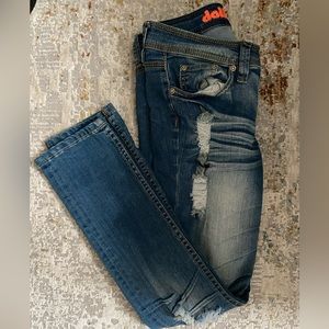 Distressed jeans ⭕️3/$15⭕️